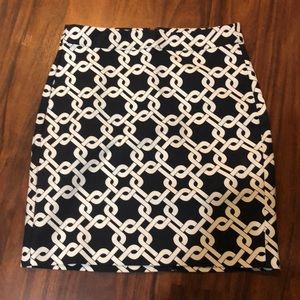 Gorgeous navy and white Banana Republic skirt EUC